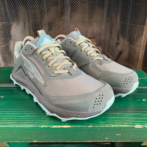 Altra Lone Peak 5 Womens 8.5 Green Trail Runners Shoes Hiking Running 508703 - Picture 2 of 12